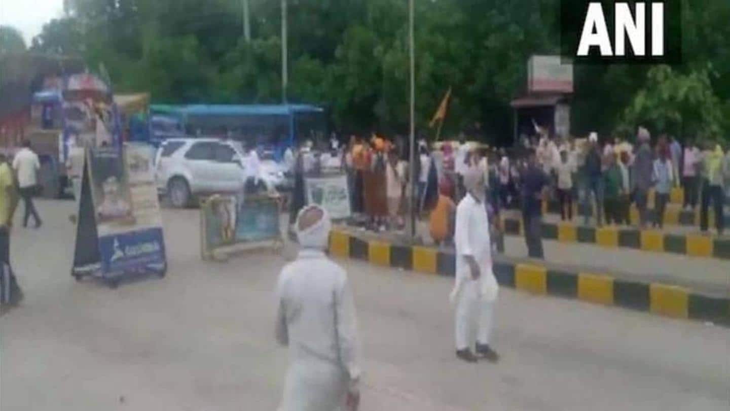 10 people were injured in the baton-charge by police 10 people were injured in the baton-charge by police