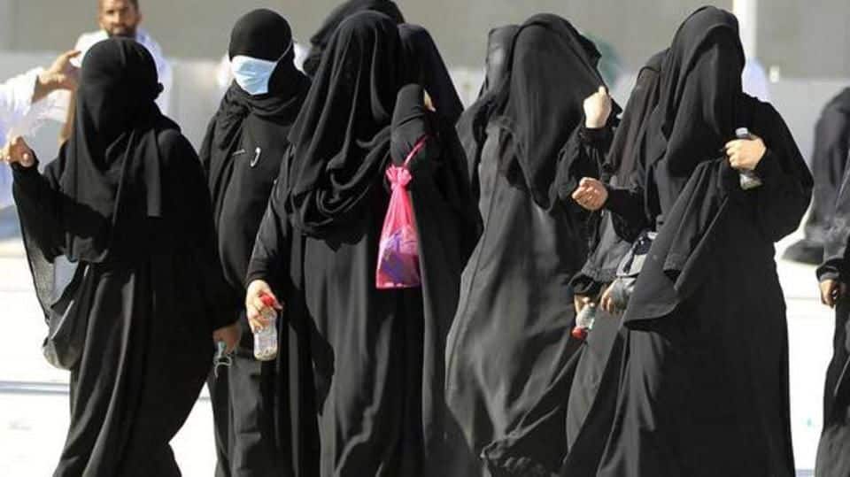 Saudi Arabian airlines' dress code sparks outrage | NewsBytes