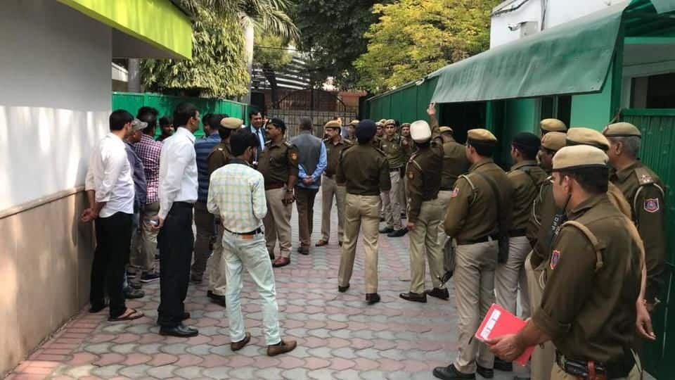 Police claim Kejriwal's advisor says chief secy assaulted, AAP denies
