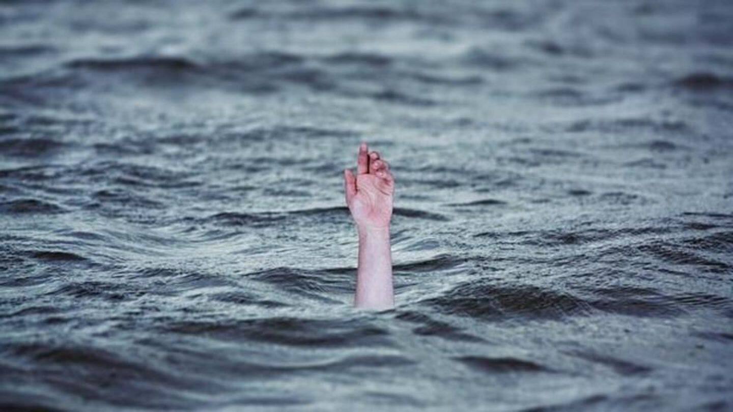 At least 22 killed as boat capsizes on the Yamuna