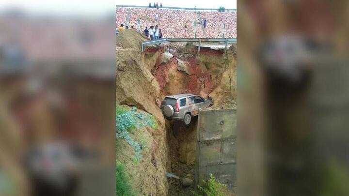 Near-fatal accident on Agra-Lucknow Expressway after road caves in