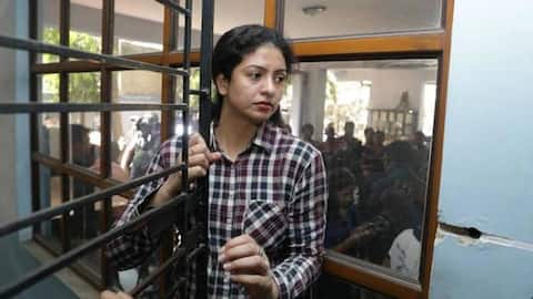 Hasin Jahan allegedly attacks journalists in Kolkata, breaks camera