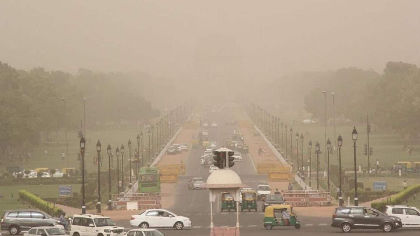 Delhi chokes as air-quality cross 'emergency'-levels, no respite till weekend