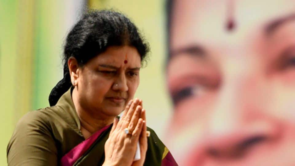 I-T freezes 100 bank accounts linked to Sasikala's nephew