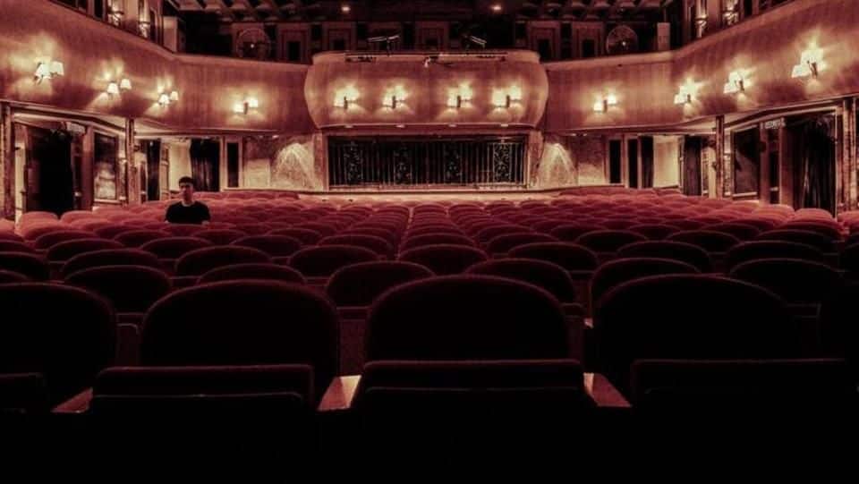 Saudi Arabia lifts 35-year ban on public theatres