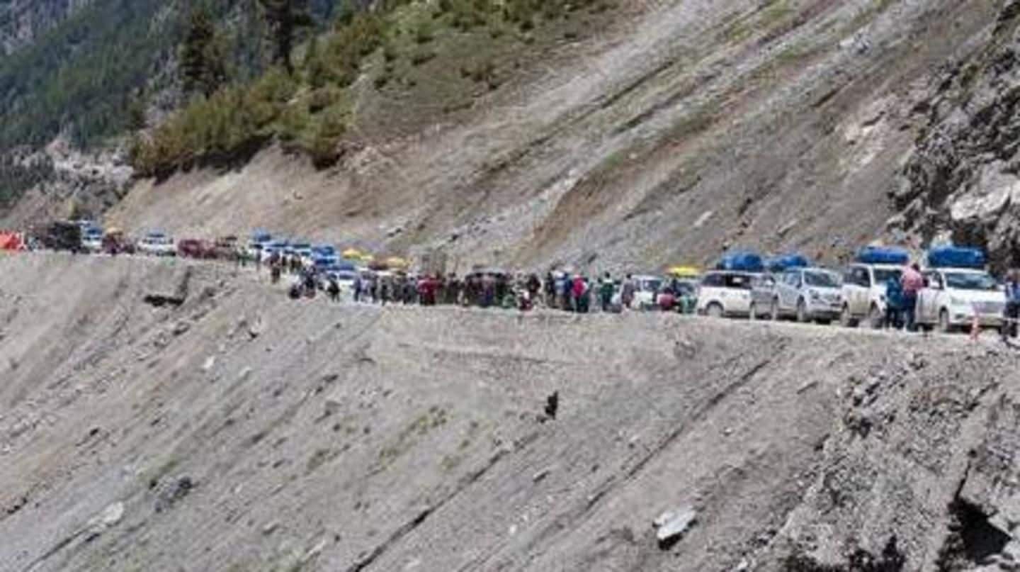 Over 2,000 vehicles stranded on Manali-Leh highway after landslide