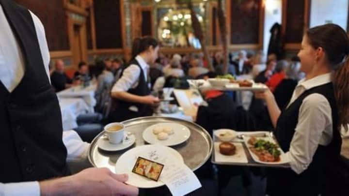 Govt urges consumers to move court against hotels' service charge Govt urges consumers to move court against hotels' service charge