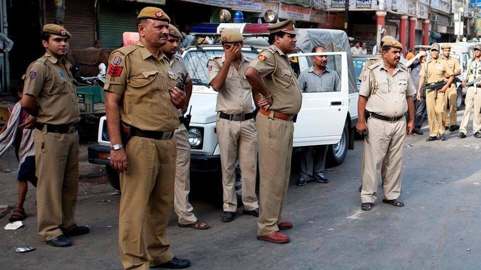 Mumbai cops respond to 'ATM cloning device alert' after 12hours!