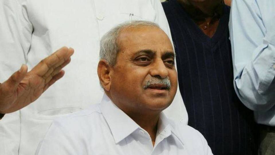 Day after sulking, Gujarat Dy CM Nitin Patel takes charge
