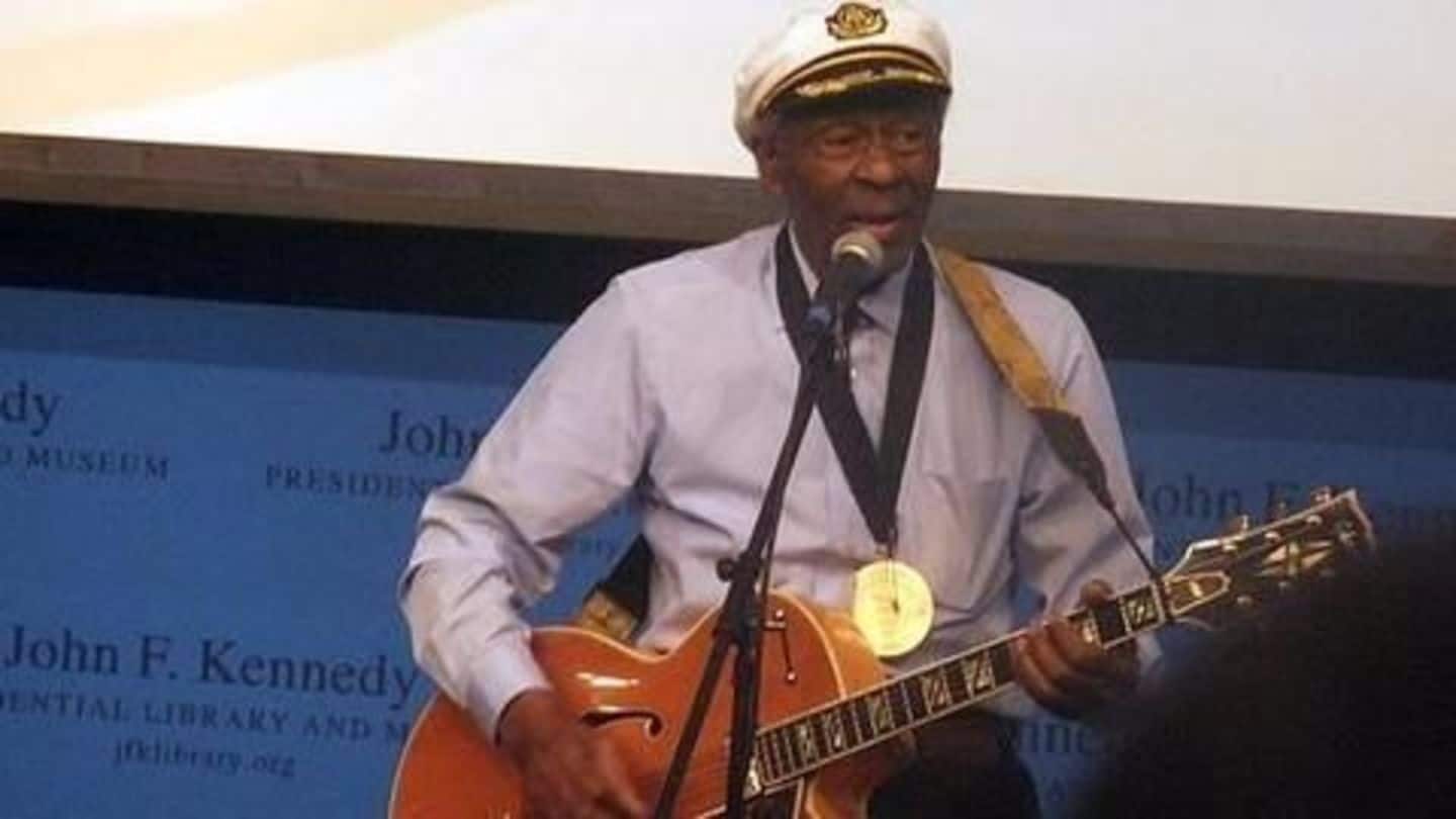 Fans pay tributes to musician Chuck Berry at funeral