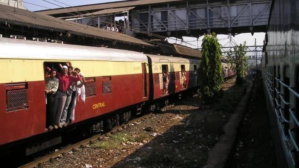 450 trains reached destination late everyday in 2017-18