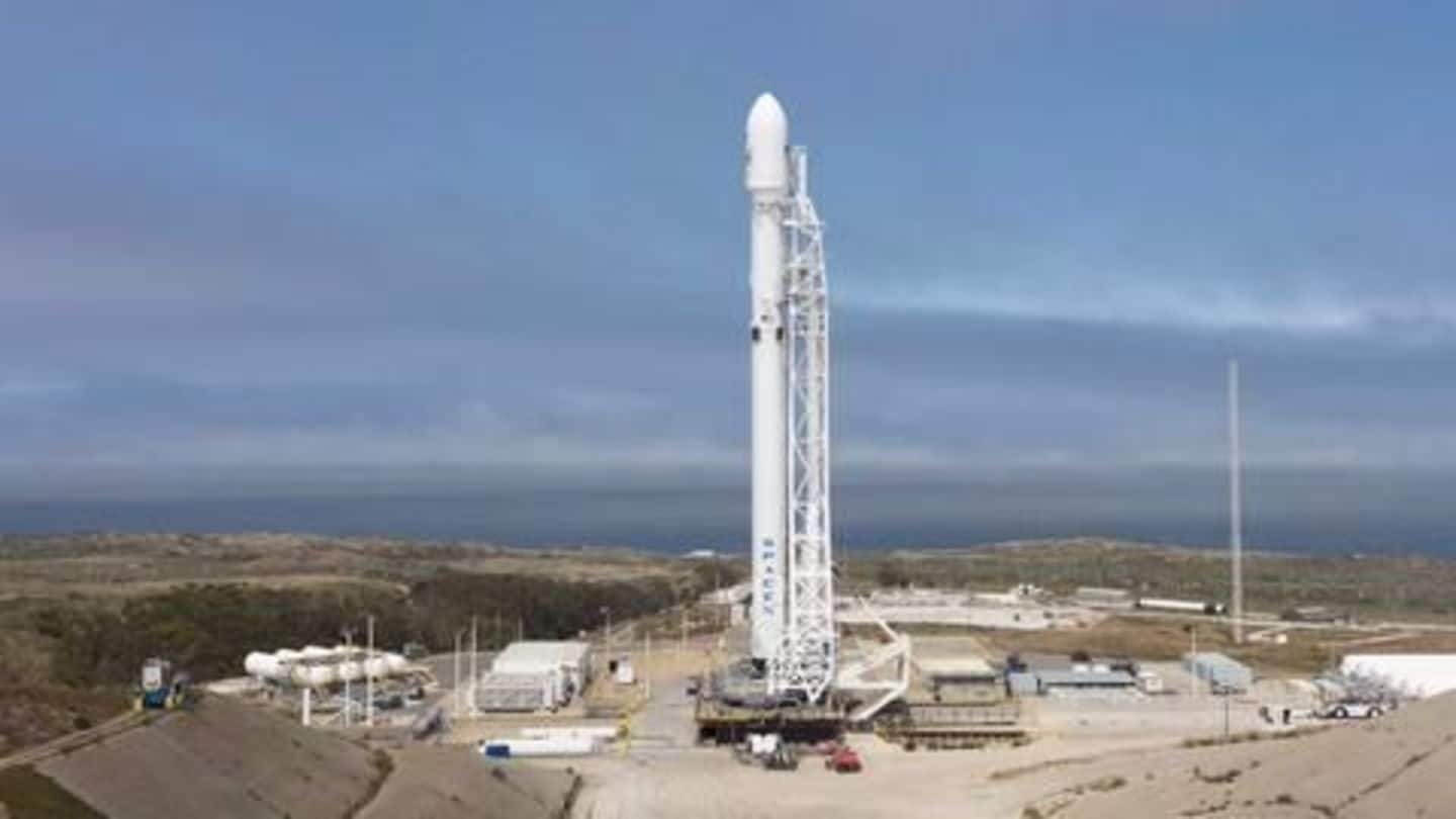 SpaceX's Falcon 9 carries 10 communication satellites into space