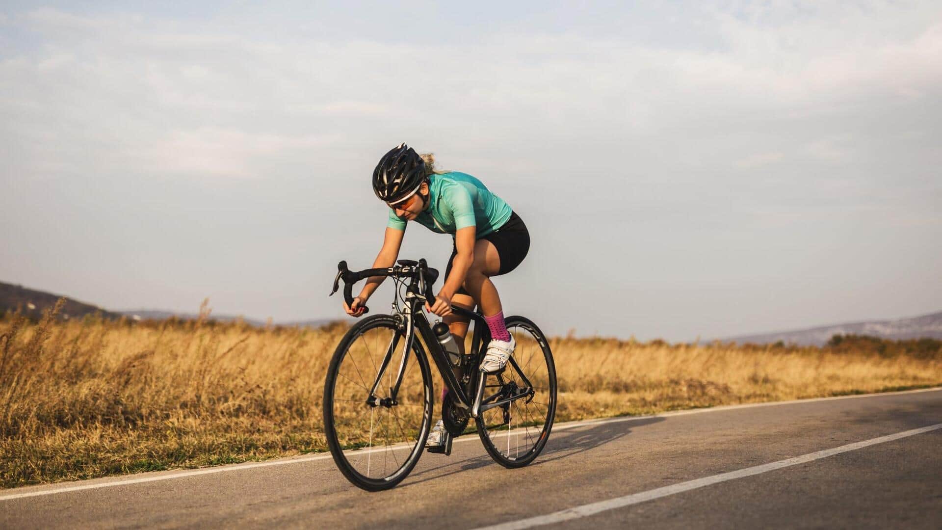 Stair lunges v/s speed cycling: Which builds stronger legs?