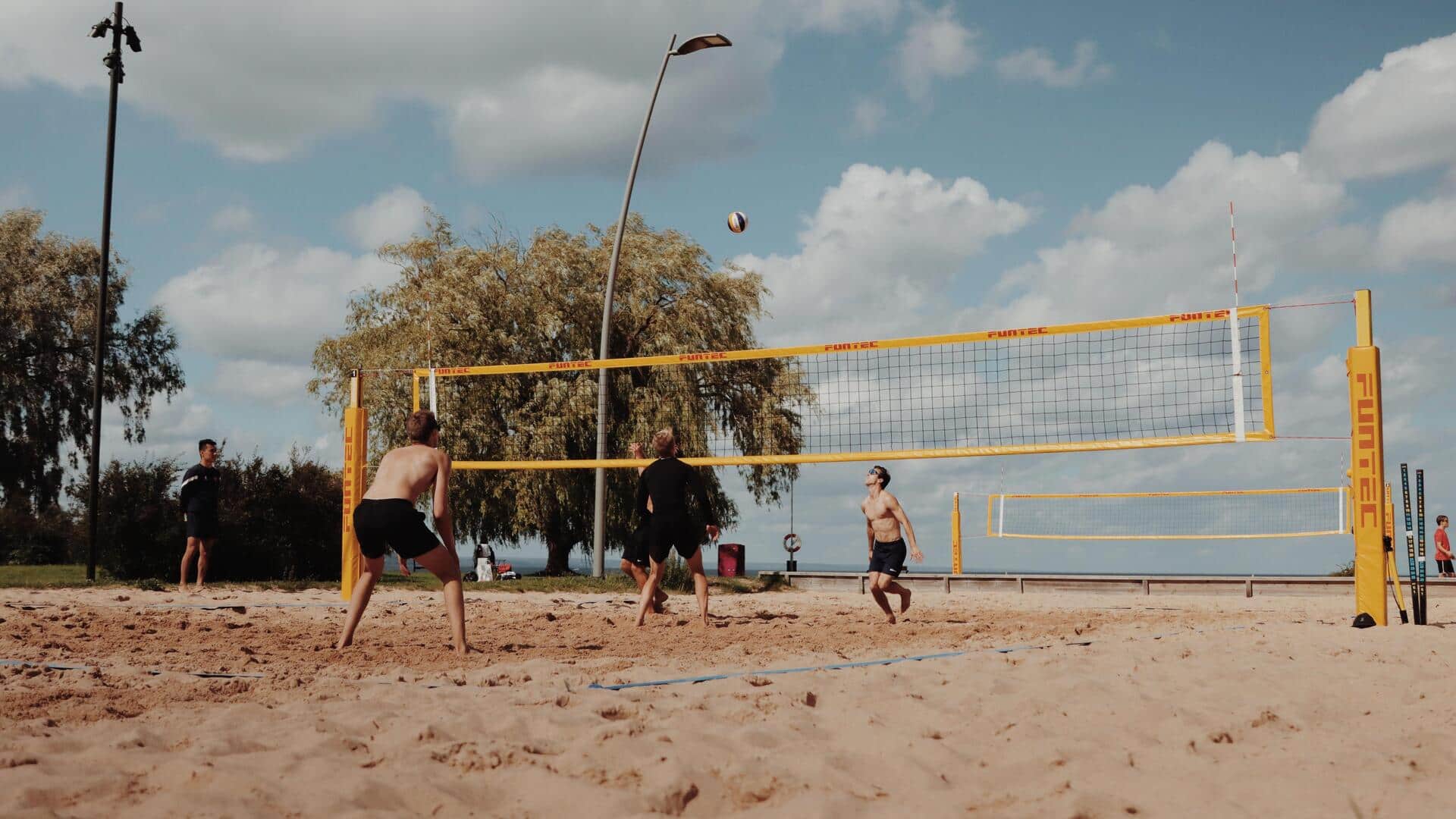 5 surprising health benefits of playing volleyball