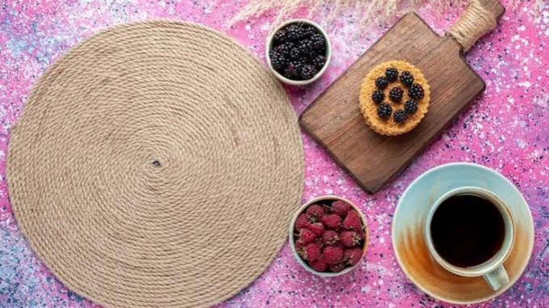 How to make raffia placemats