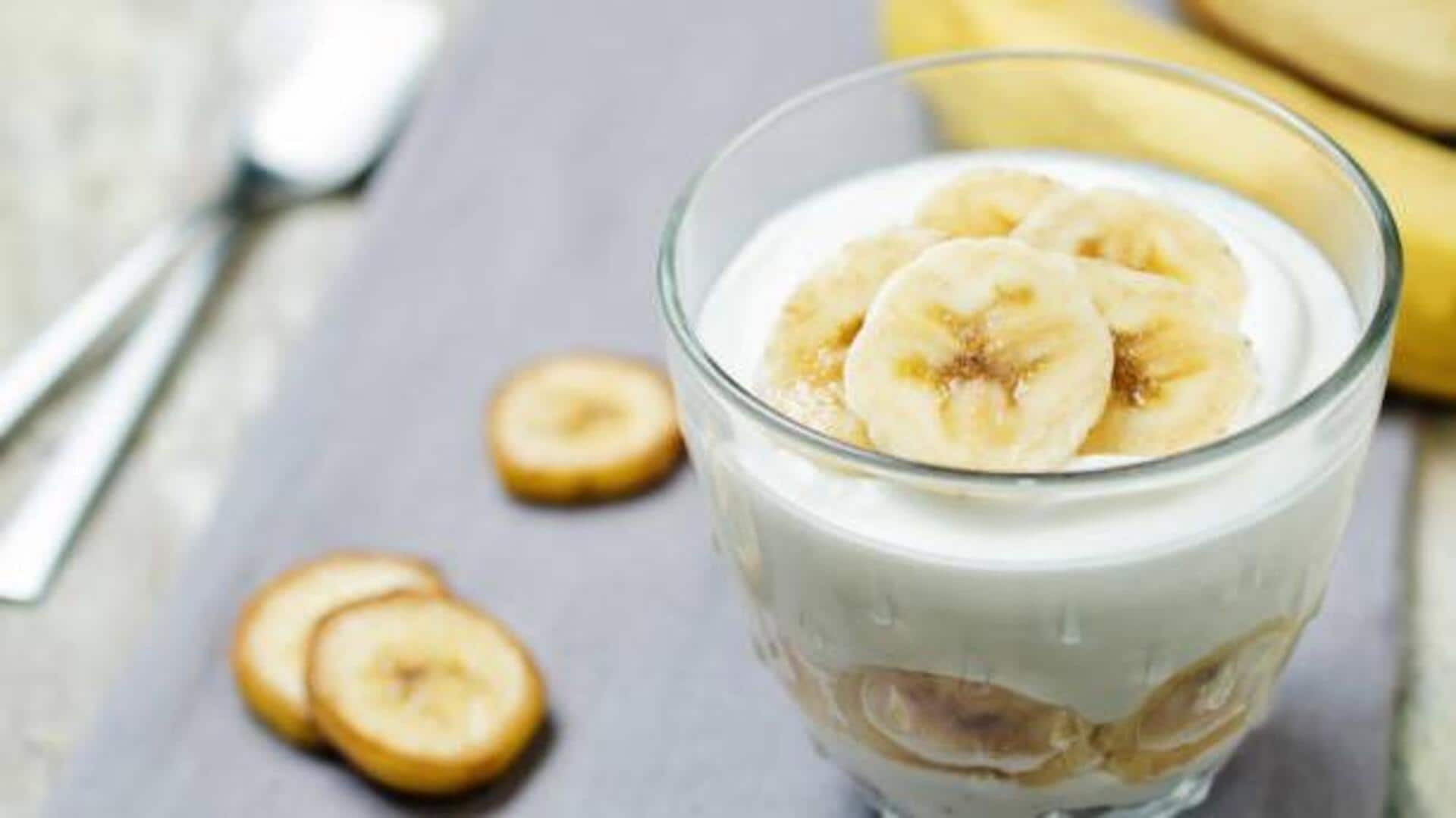 How to make banana yogurt parfait