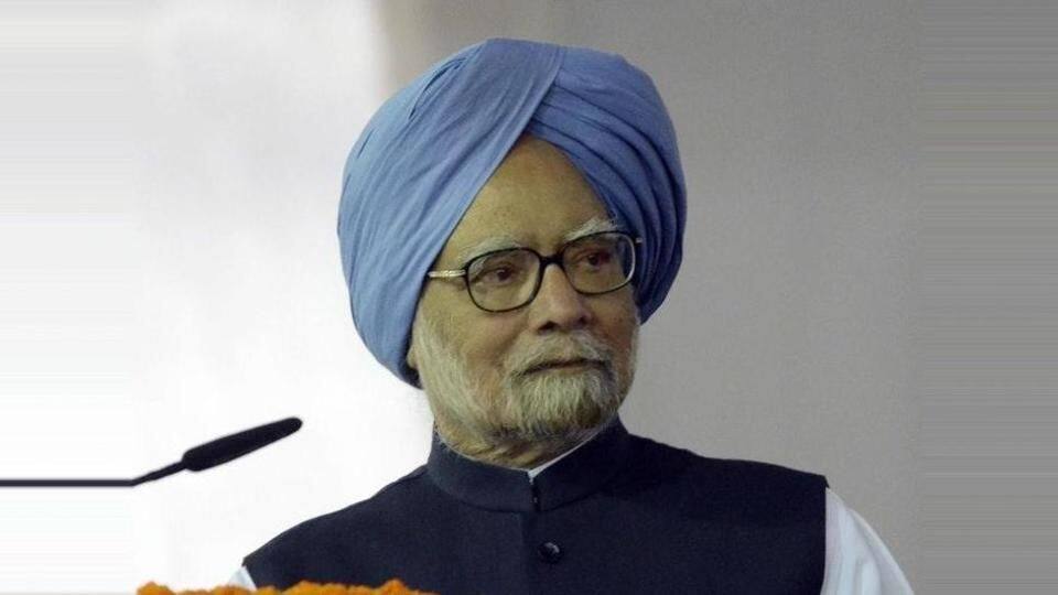 Gujarat polls: Manmohan Singh lambasts PM Modi, seeks his apology