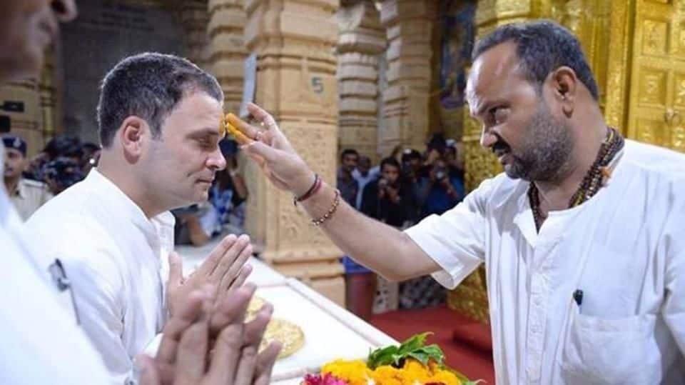 Somnath temple: Rahul's sign in "non-Hindu" list, Congress cries "fake"