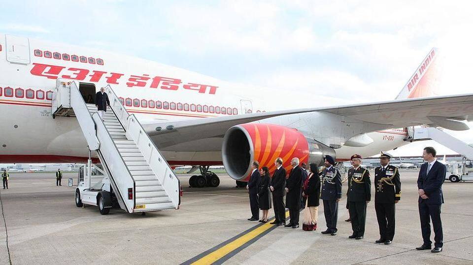 Parliamentary panel: Don't privatize Air India, give 5yrs for revival