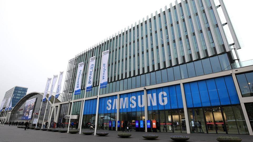 Samsung worker dies from brain tumor, questions raised over safety