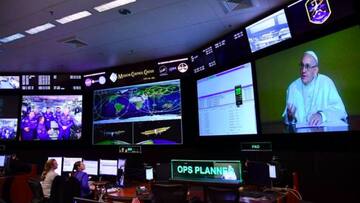 Pope Francis calls NASA's expedition 53 crew; discusses life, philosophy