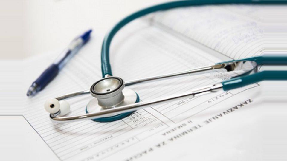 Doctors lack sensitivity, don't provide survivors adequate information Doctors lack sensitivity, don't provide survivors adequate information