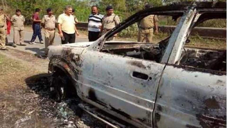 Aligarh: Charred body found in car on UP highway