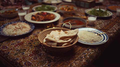 How to bond with friends over cooking