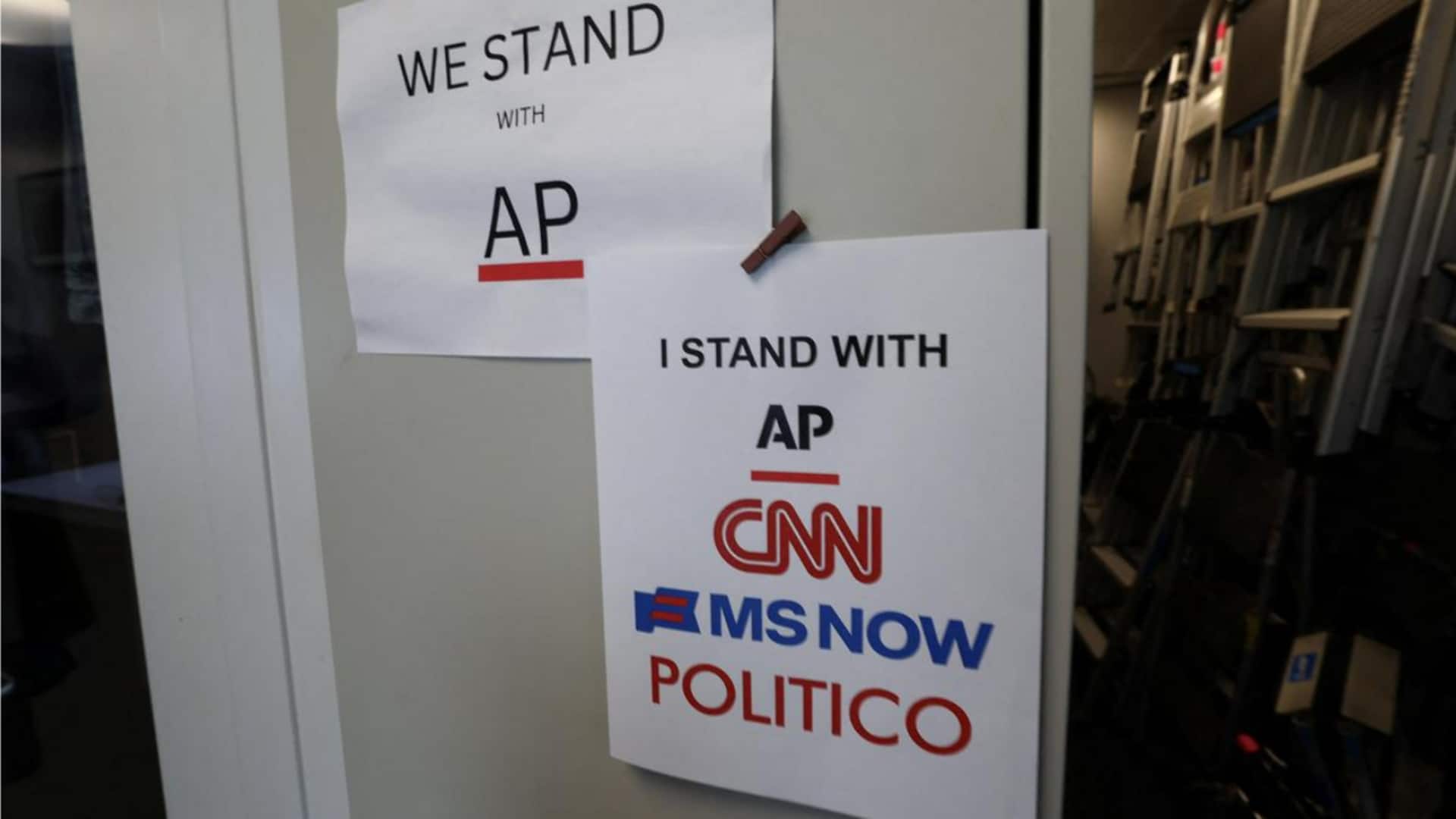 US networks boycott coverage of Trump after White House ban