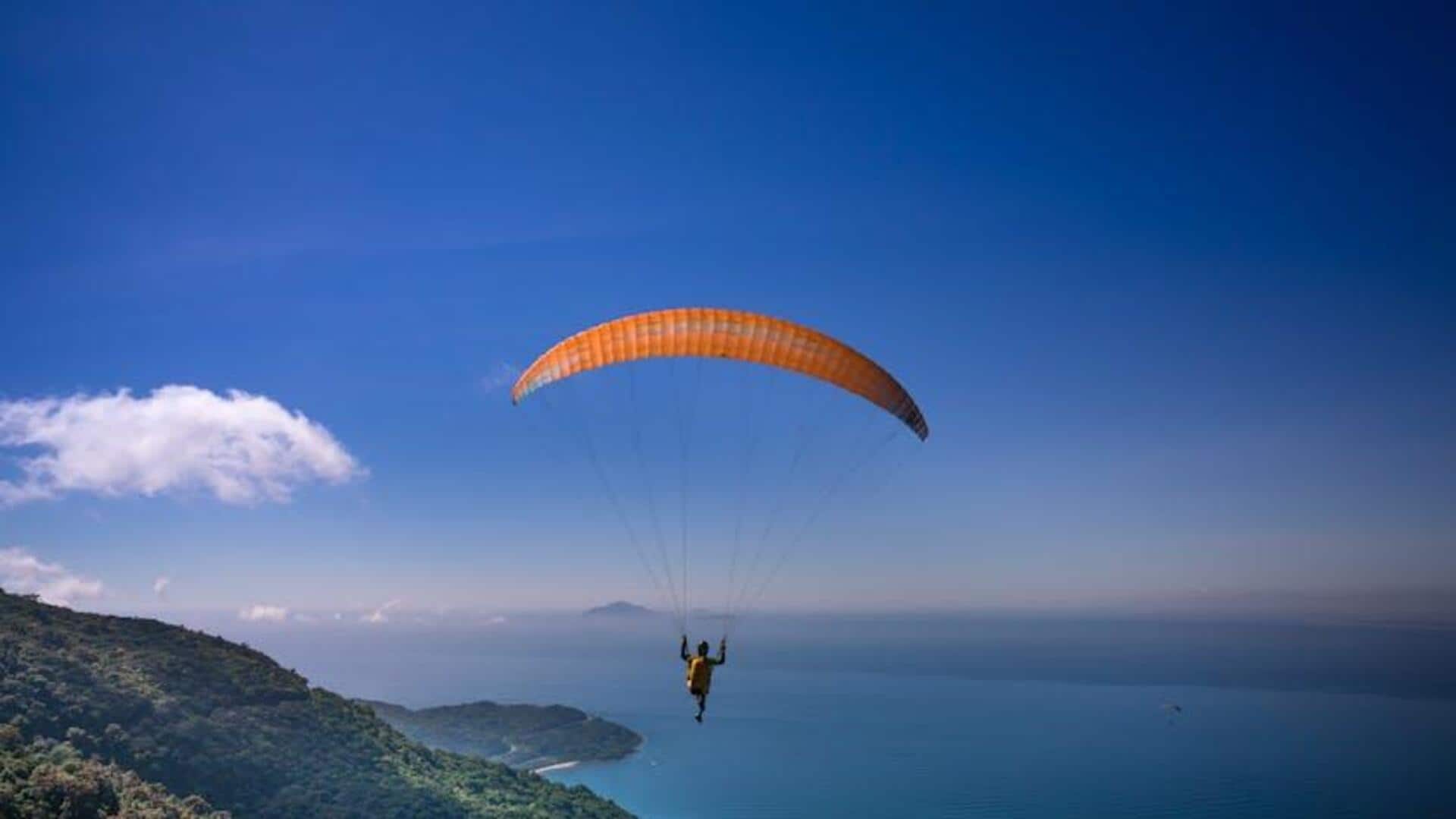Top cliffside paragliding spots to explore Top cliffside paragliding spots to explore