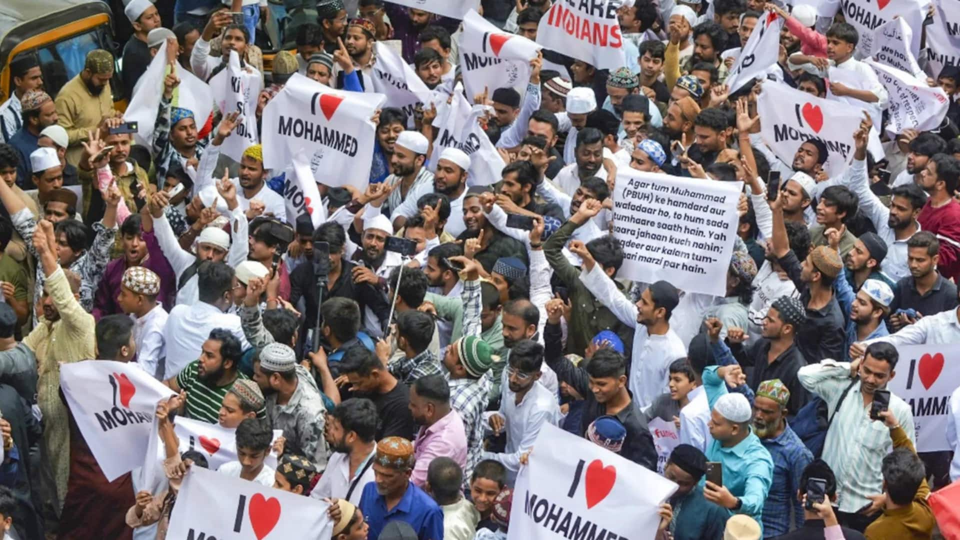 'I love Muhammad' controversy: UP cleric's aides receive ₹1.25cr notices