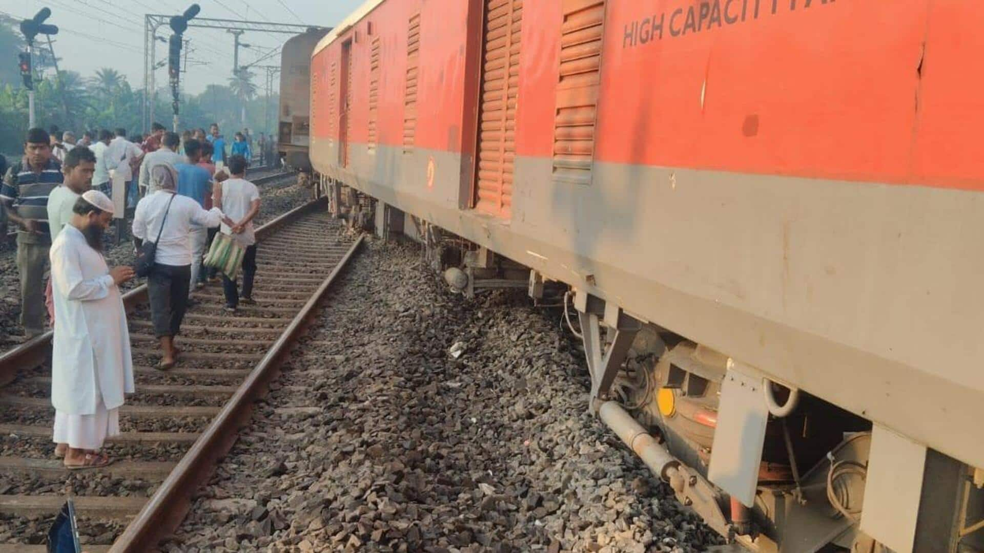 3 coaches of Secundrabad-Shalimar Express derail near Nalpur Station