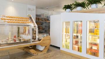 Start-up opens first restaurant where robot makes burgers