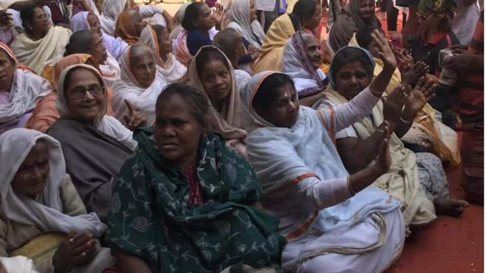 Vrindavan widows to present gulaal and sweets to Modi 'bhaiya'
