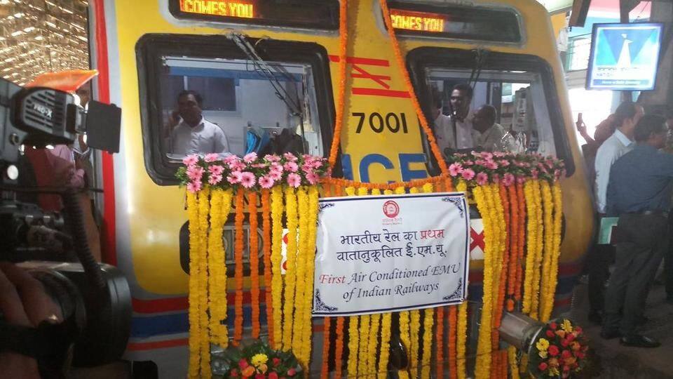 Mumbai: Railway introduces wireless device to issue AC train tickets