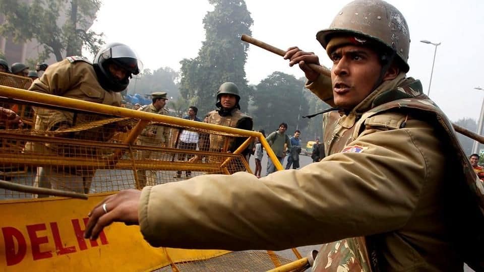 Delhi: Convict escapes from custody, aides throw chilli-powder at cops