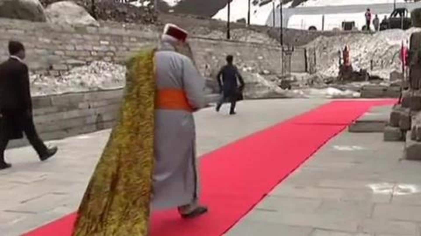 Walking on a red-carpet, PM Modi reached the shrine Walking on a red-carpet, PM Modi reached the shrine
