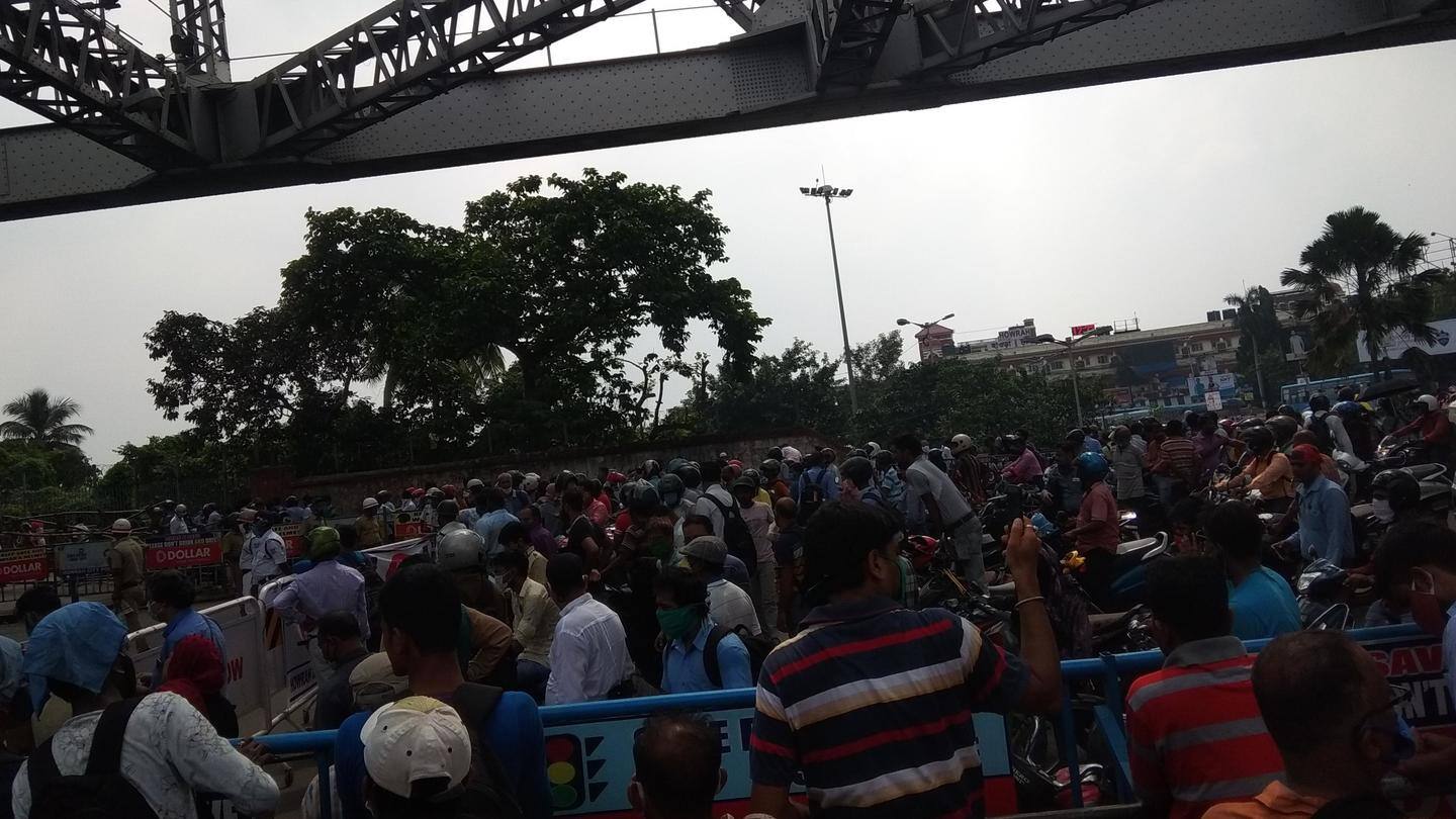 'Nabanna Chalo' rally took violent turns; Bengal Police, BJP clashed 'Nabanna Chalo' rally took violent turns; Bengal Police, BJP clashed