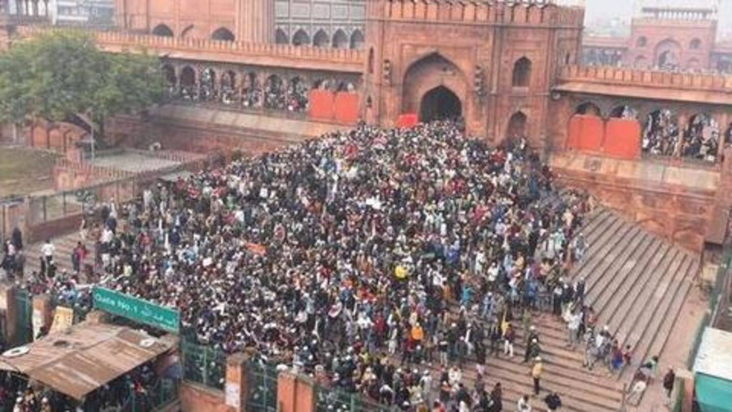 Cops caught Azad, but couldn't take him to police van Cops caught Azad, but couldn't take him to police van