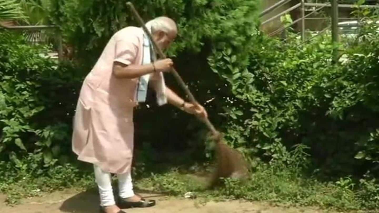 #SwachhataHiSeva: For cleanliness drive, PM Modi picks up broom, again!