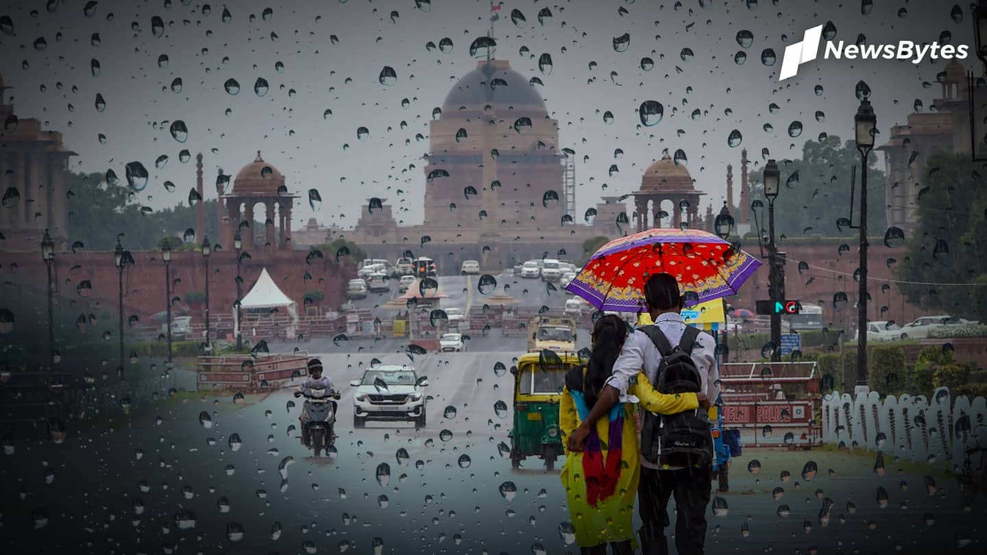 Delhi-NCR receives heavy rain, roads flooded, traffic affected