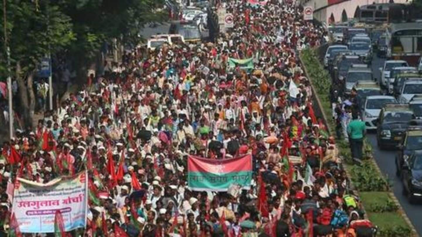 Thousands of protesting farmers from UP stopped from entering Delhi