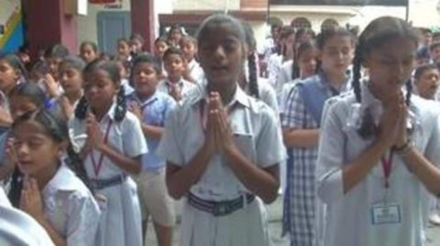 J&K: 18,000 offer namaz in Srinagar, schools reopen in Jammu