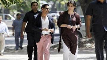 Wife Priyanka drops Robert Vadra at ED office for questioning