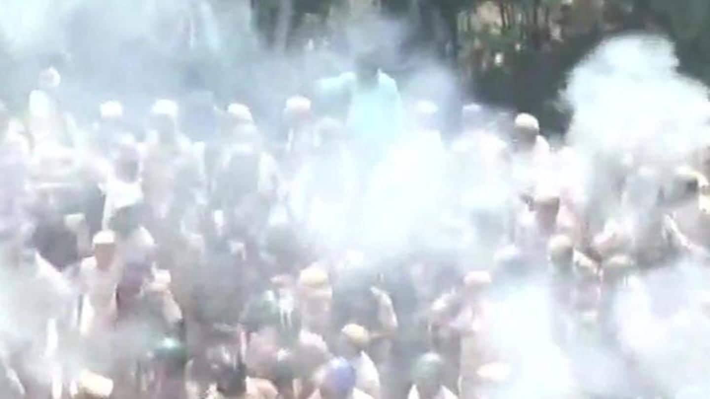 #KisanKrantiPadyatra: To stop protesting-farmers, Delhi police uses water-cannons, tear gas