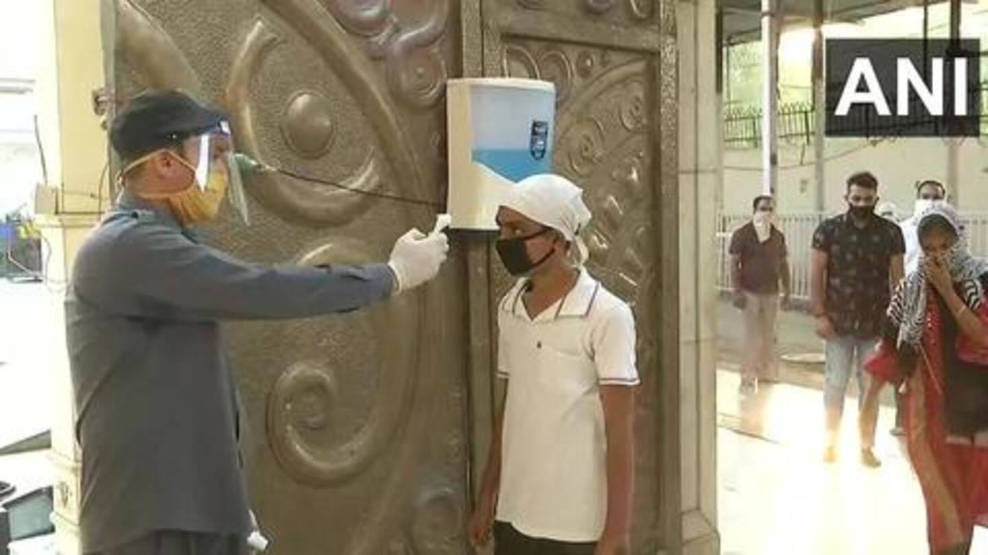 After thermal screening, devotees allowed inside Jhandewalan Temple After thermal screening, devotees allowed inside Jhandewalan Temple