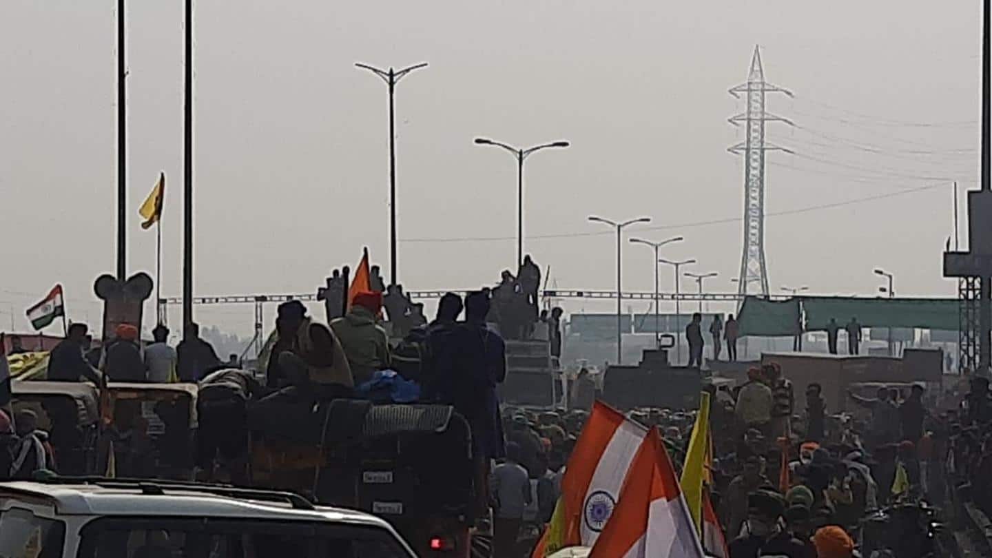 Barricades broken at border points, farmers entered Delhi before time Barricades broken at border points, farmers entered Delhi before time