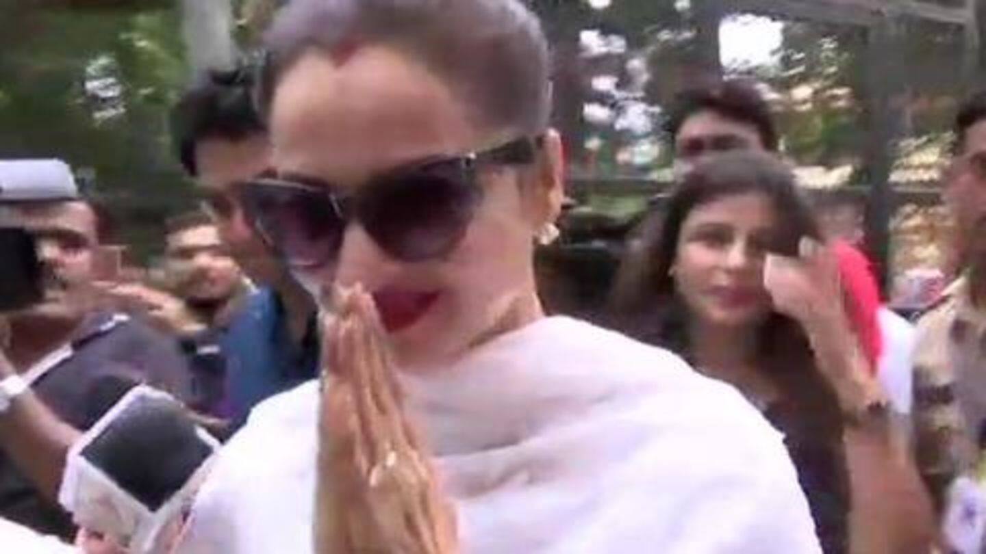Rekha, Priyanka Chopra, Anil Ambani voiced their opinion through ballot Rekha, Priyanka Chopra, Anil Ambani voiced their opinion through ballot