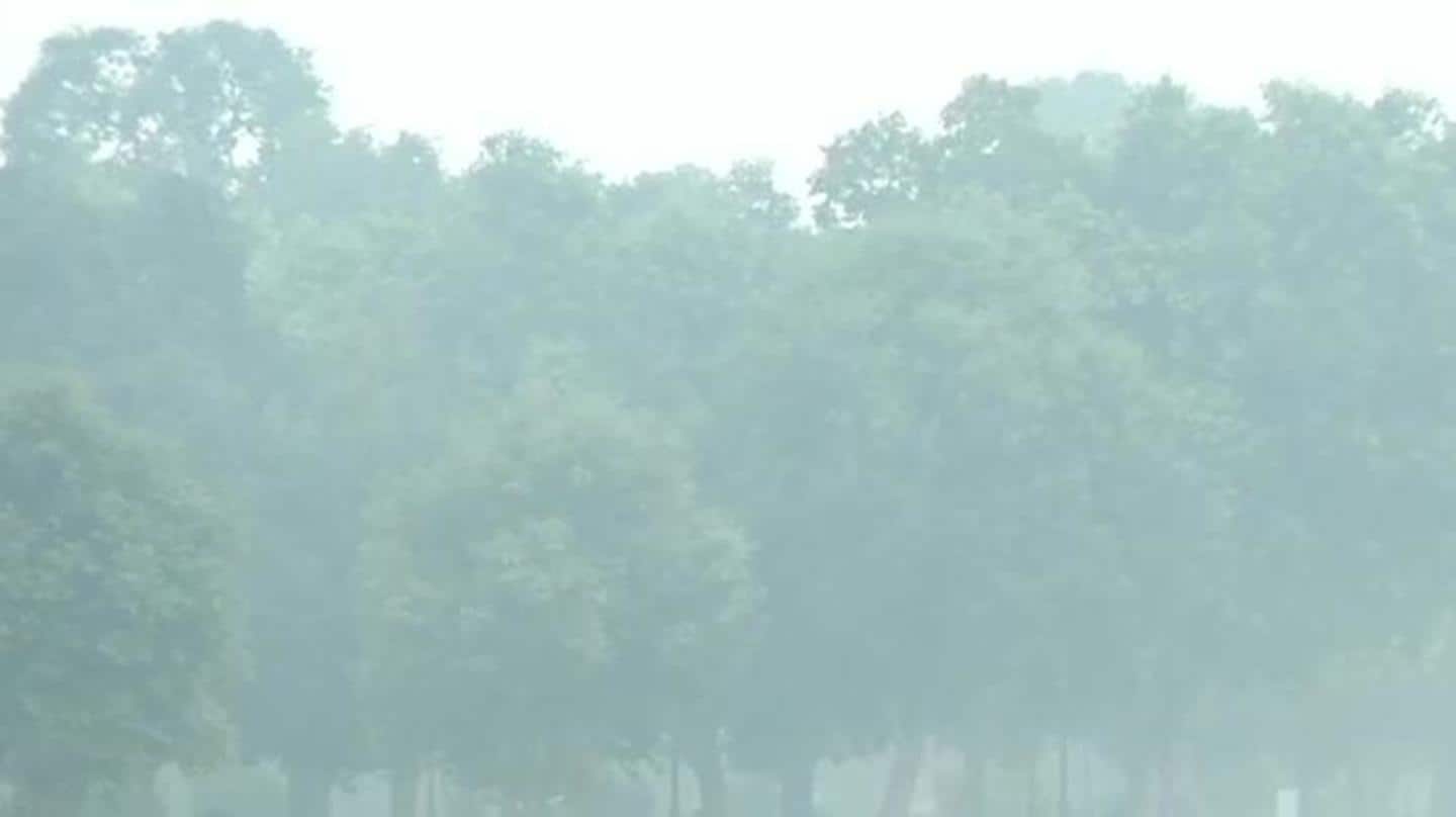 Air pollution continues to affect residents of Delhi, nearby areas Air pollution continues to affect residents of Delhi, nearby areas