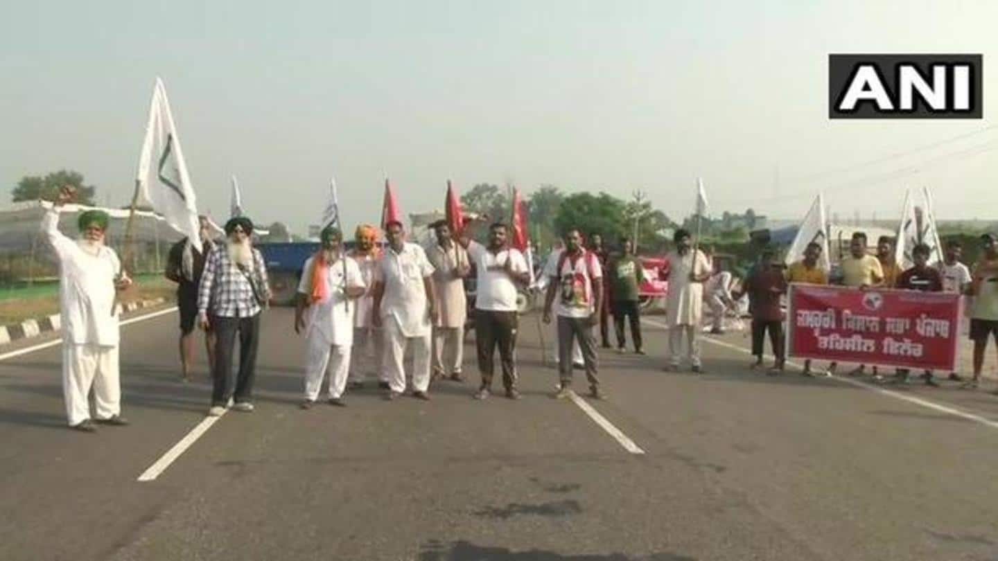 Farmers blocked Amritsar-Delhi highway, Captain said Centre must be pressurized Farmers blocked Amritsar-Delhi highway, Captain said Centre must be pressurized